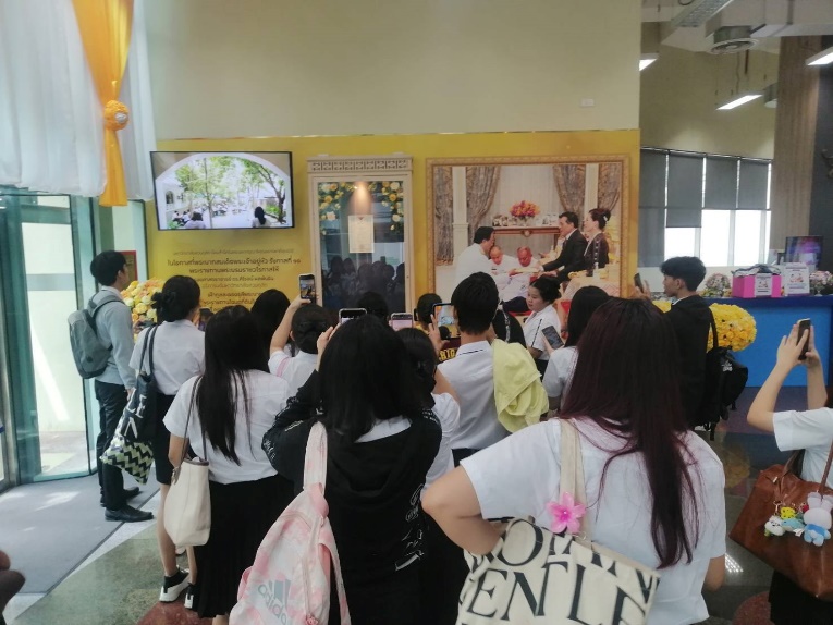 ไม่มีคำอธิบายรูปภาพ